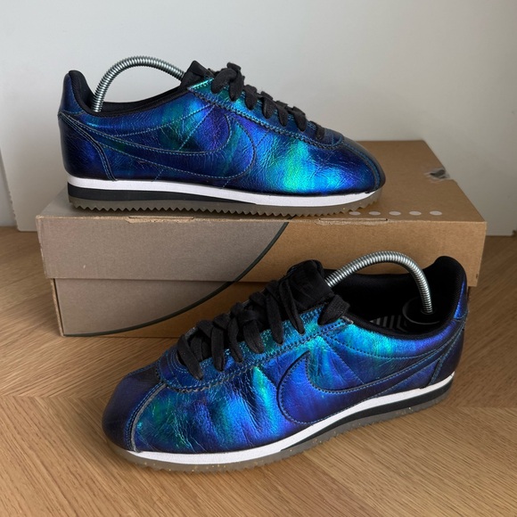 Nike Classic Cortez Leather SE Iridescent Soar Women Sneakers - SZ 7.5 - Picture 1 of 13
